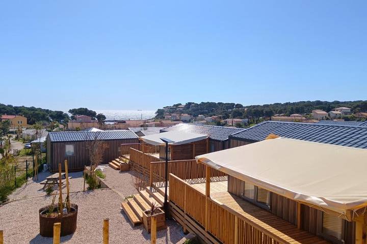 Location de vacances pour 4 personnes, avec terrasse ainsi que piscine et vue dans Port des Tamaris - 3