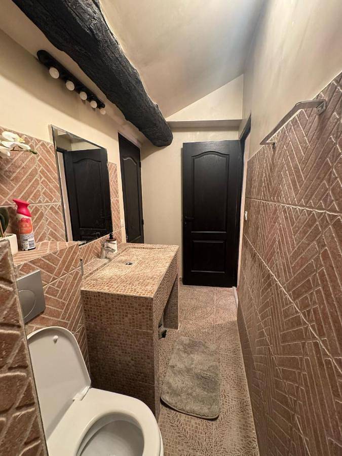 Double or Twin Room with Private Bathroom in Salon-de-Provence, Côte méditerranéenne (France)