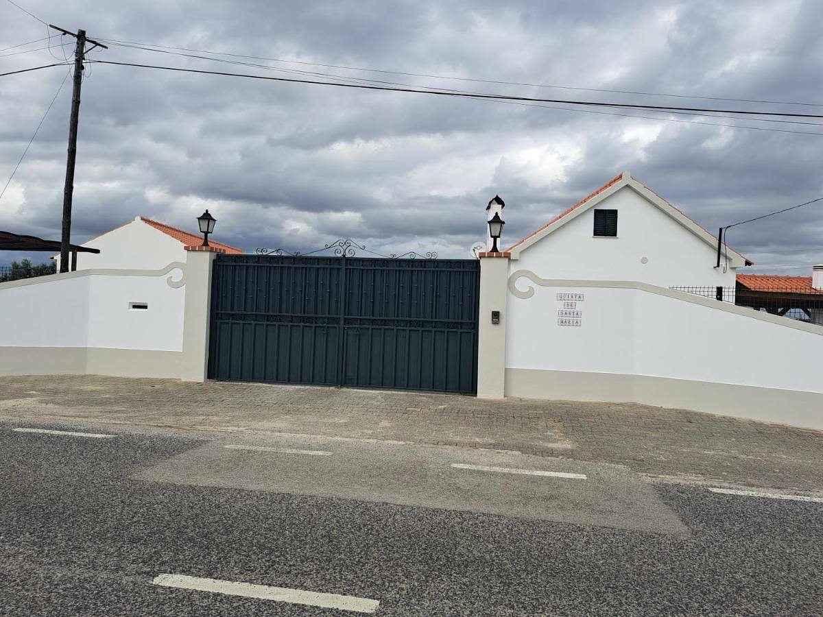 Quinta de Santa Maria em Coruche com Piscina Privada e Uso Exclusivo in Branca, Distrito de Santarém