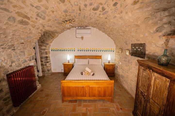 Casa rural para 2 personas, con jardín además de piscina y jacuzzi en Cataluña - 4