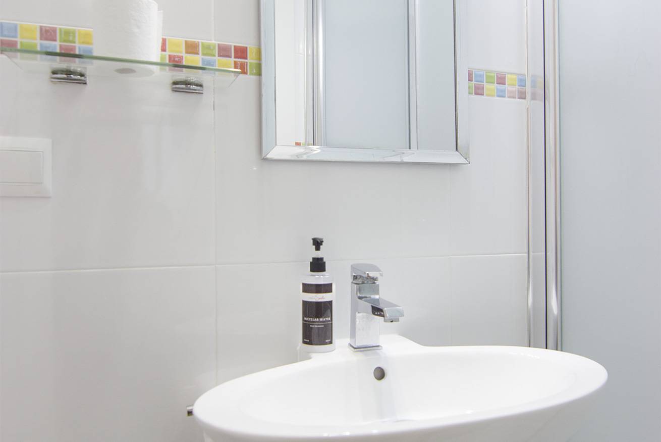 Ganze Wohnung, Ferienwohnung für 2 Personen mit Balkon/Terrasse in Casco Antiguo, Sevilla