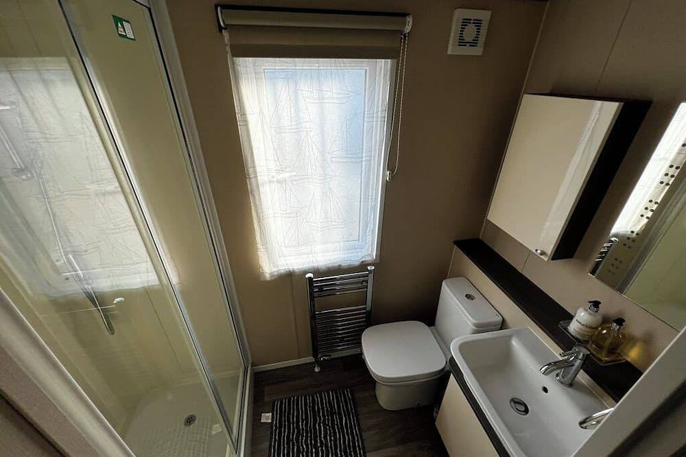 Waratah stunning frontrow lodge with unobstructed sea view on Rockley Park Poole in Poole, Poole Harbour