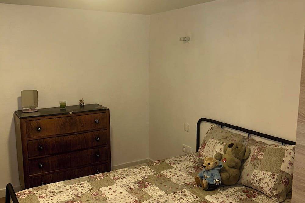 Next to the Ile de Loisir in Cergy, separate room in a house in Jouy-le-Moutier, Val-d'Oise
