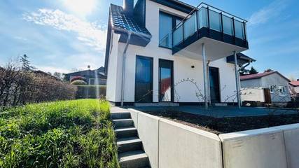 Ferienhaus für 4 Personen, mit Balkon und Garten sowie Seeblick und Sauna, kinderfreundlich in Göhren-Lebbin