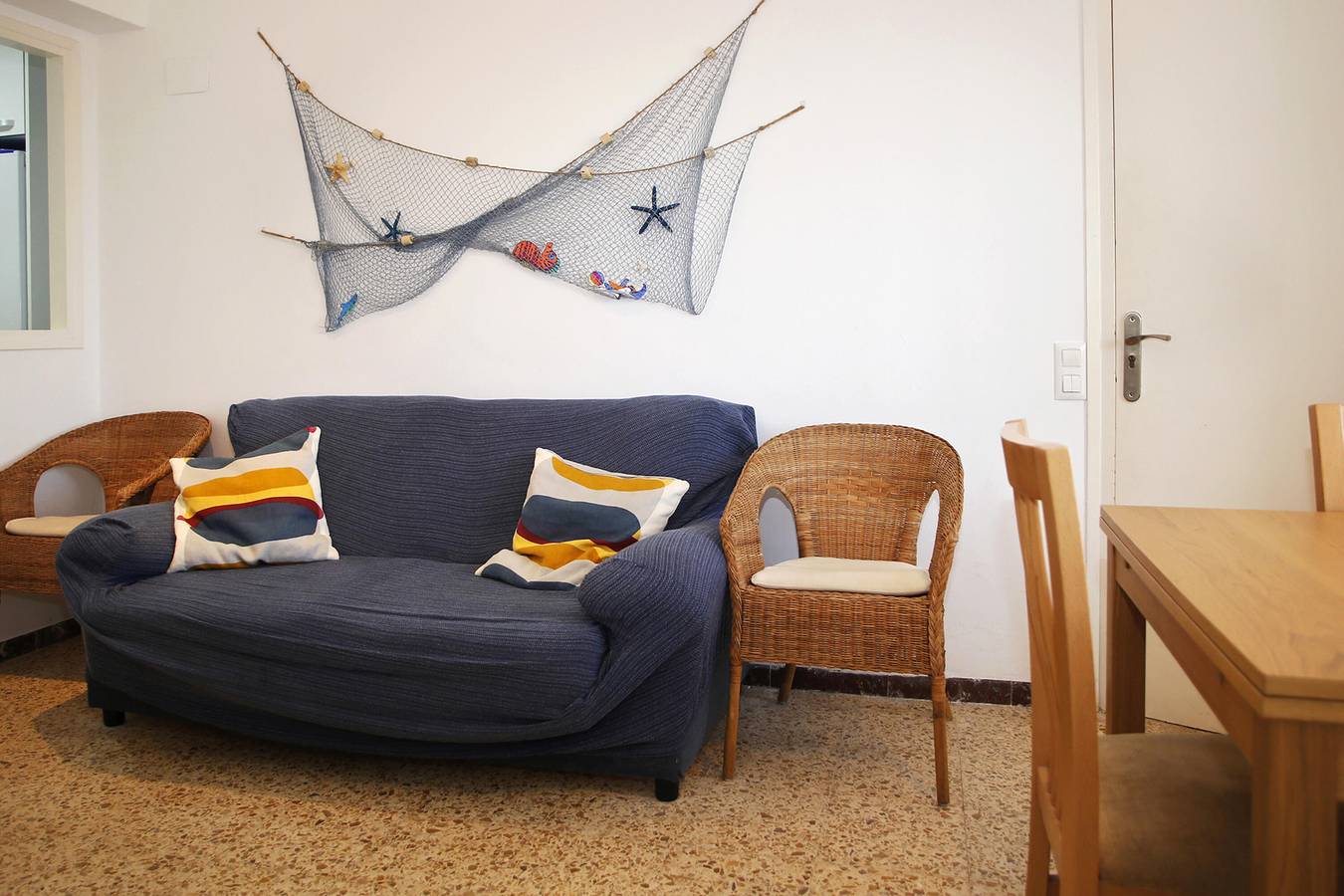 Ganze Wohnung, At076 Baix a Mar: Apartment located on the first line of the beachfront promenade in Torredembarra, Costa Dorada
