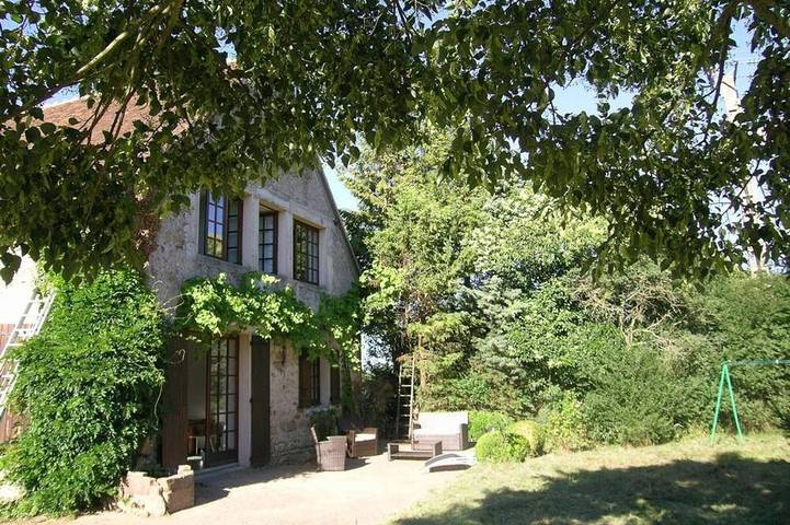 Gîte pour 12 personnes, avec Terrasse et Jardin à Bressolles