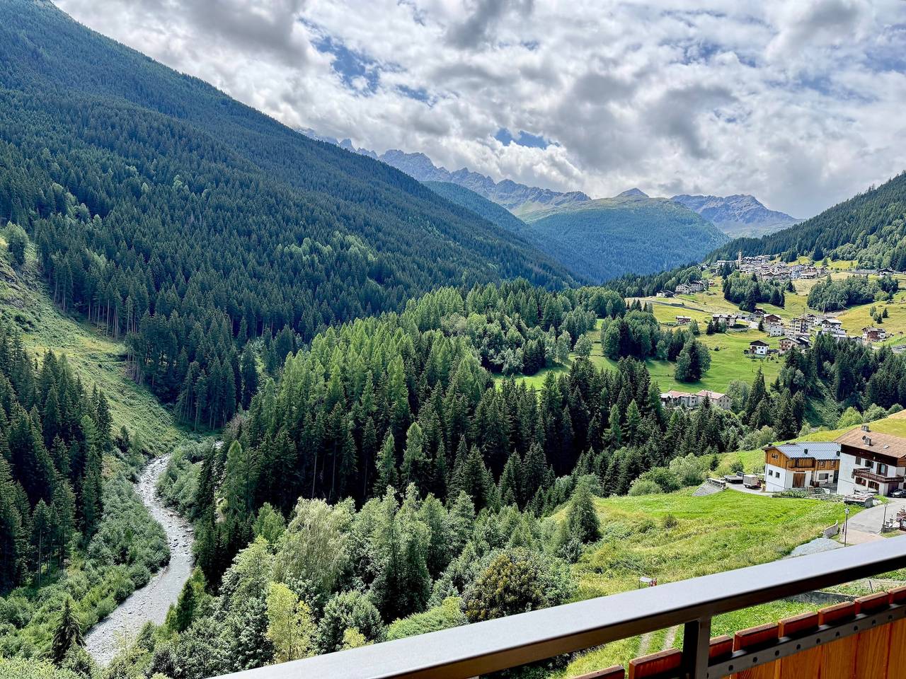 Ganze Wohnung, Ferienwohnung „Cima Piazzi“ – Komfort, Entspannung und Natur zwischen Bormio und Livigno in Semogo, Valdidentro
