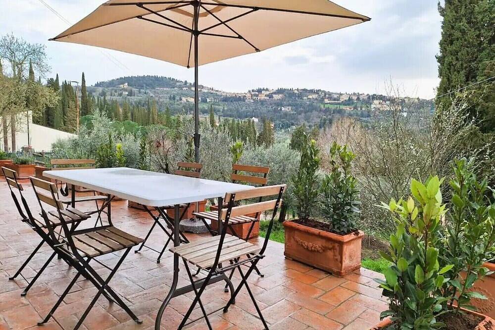 Tuscan Villa 15 min from Florence, Parking, Garden in Fiesole, Firenze province
