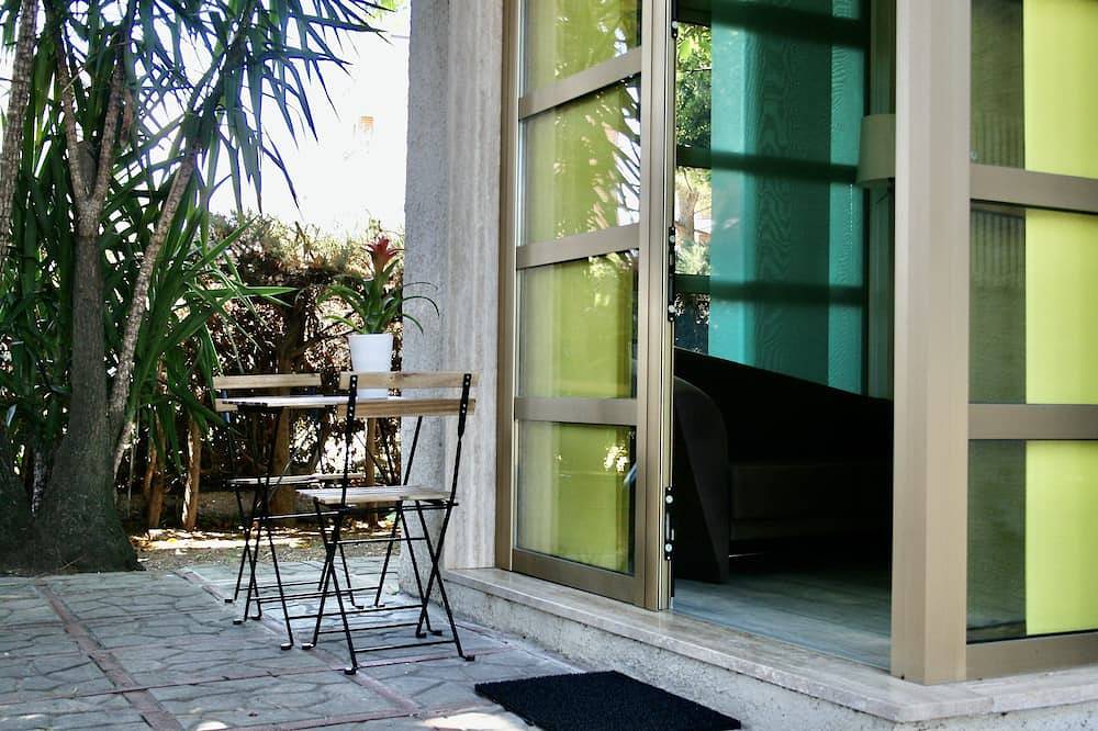 Comfortable two-room apartments with garden in Pescara, Pescara Province