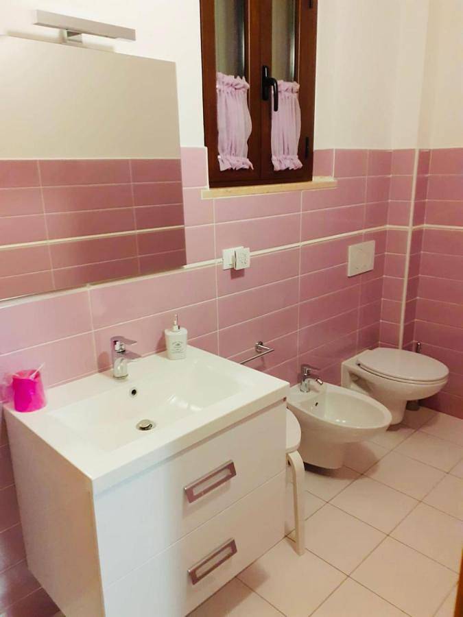 Large Double Room in Offida, Ascoli Piceno Provinz