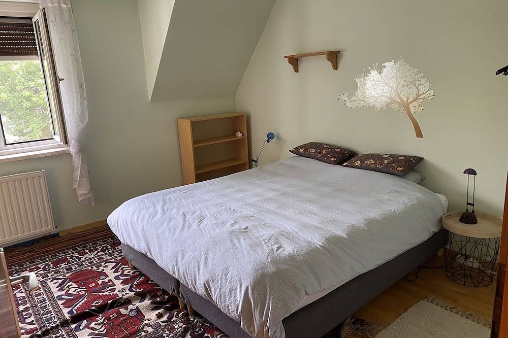 Charming house with yard in quiet residential area in Graz, Steirerland