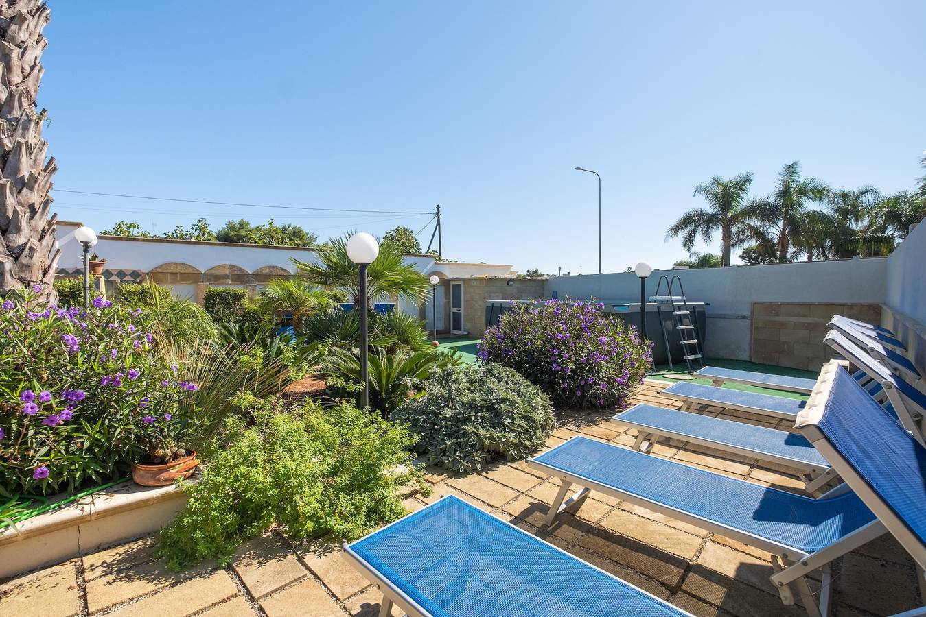 Ferienhaus 'Blue House In Villa Con Piscina' mit Gemeinschaftspool, Wi-Fi und Klimaanlage in Scala di Furno, Porto Cesareo