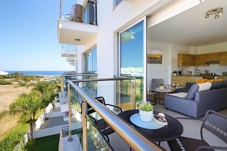 Last minute apartment for 5 people, with Balcony/Terrace and Balcony as well as Pool in Protaras