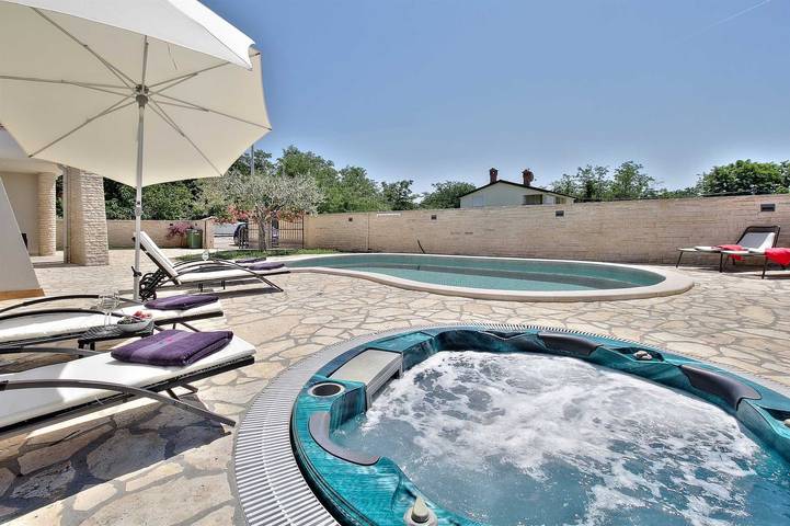 Casa Siesta mit Pool, Whirlpool & Garage in Zambratija, Umag und Umgebung