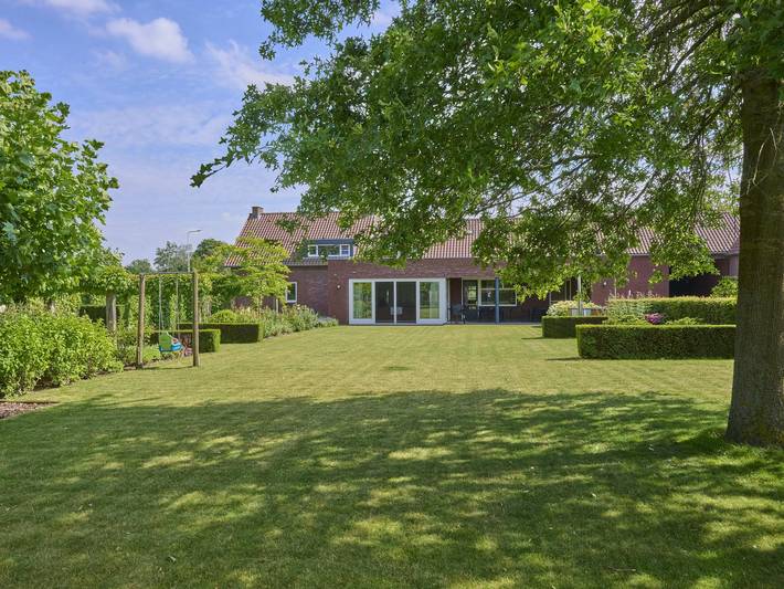 Ferienhaus für 12 Personen, mit Garten und Whirlpool sowie Terrasse, mit Haustier - 1