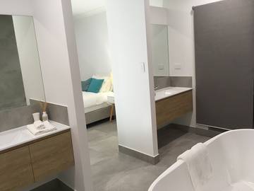 Holiday Home for 2 People in Palm Cove, Cairns, Photo 2