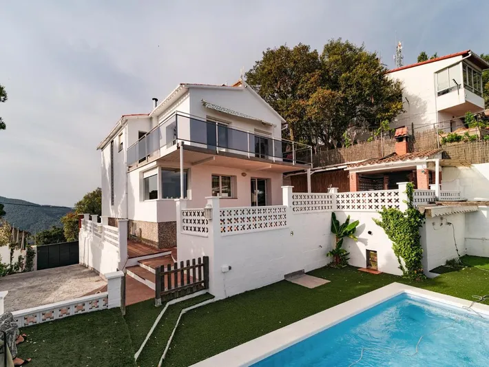 Chalet para 8 personas, con jardín y vistas además de sauna y piscina, Se admiten mascotas - 1