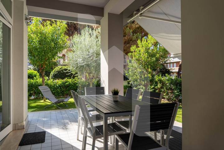 Appartement entier, Luminoso - Appartement de trois pièces au rez-de-chaussée in Bagni Saint Tropez, Pineto