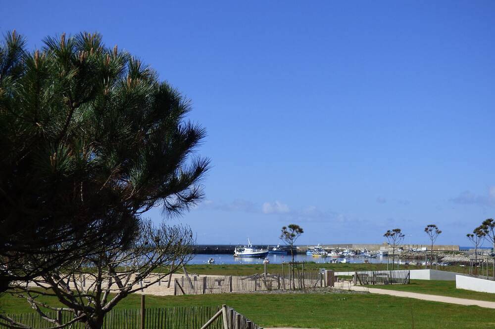 Appartement entier, Studio terrasse plein sud vue mer panoramique in Saint-Guénolé, Penmarch