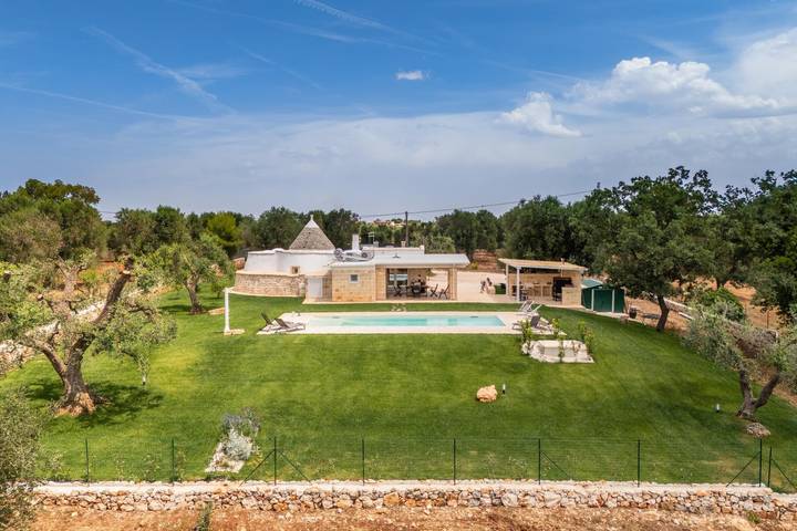 Holiday Home 'Panoramic Trullo Tramonto with Pool' with Private Pool, Wi-Fi and Air Conditioning in San Michele Salentino, Salento