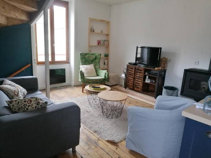 Gîte pour 4 personnes, avec vue, animaux acceptés à Voutezac