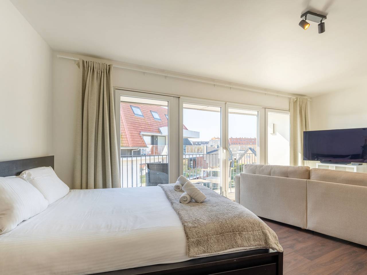 Geheel appartement, Studio 4.3 with balcony & airco in Bredene, Belgische Kust