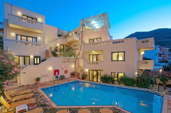 Appart’hôtel pour 3 personnes, avec Terrasse ainsi que Jardin et Piscine