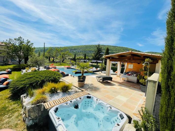 Chambre d’hôte pour 4 personnes, avec piscine ainsi que jacuzzi et jardin à Sault - 4