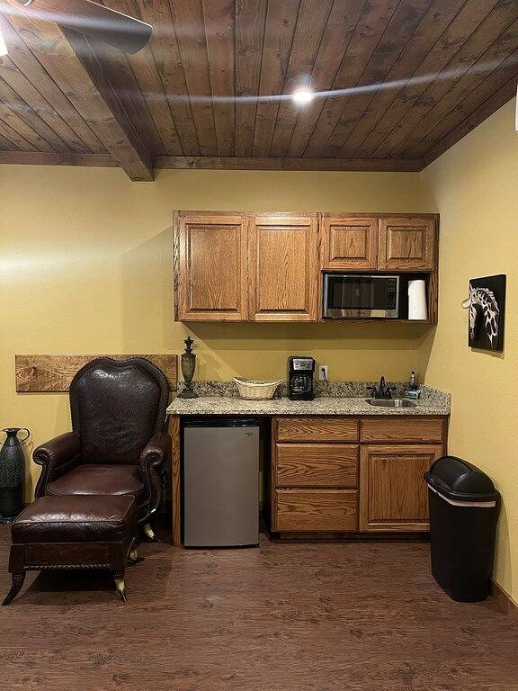 Adelynns Hideaway # 4 direkt am Fluss neben Commache Crossing in Uvalde County