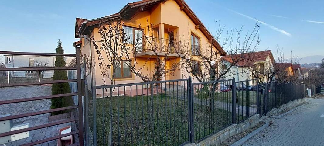 Maison d’hôte pour 2 personnes, avec Balcon et Terrasse ainsi que Jardin et Vue à Sibiu - 4