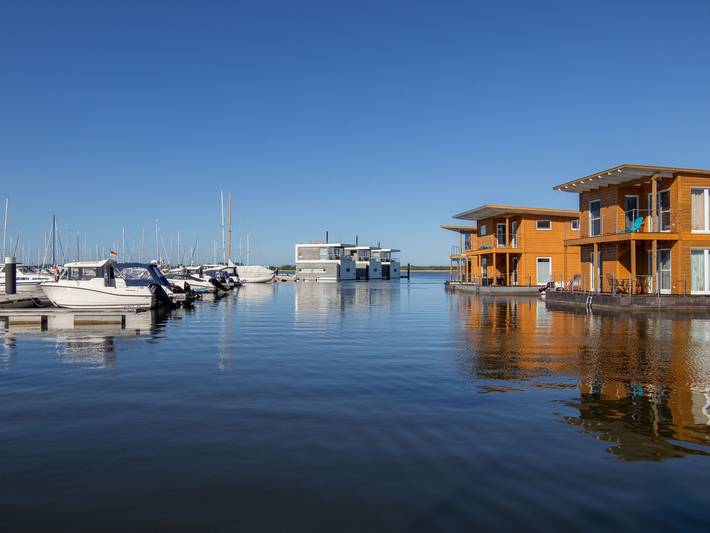 Boot für 7 Personen, mit Seeblick und Ausblick sowie Balkon, kinderfreundlich in Kröslin - 2