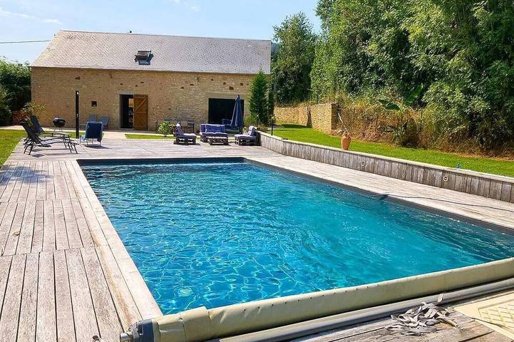 Location de vacances pour 6 personnes, avec jardin à Dégagnac