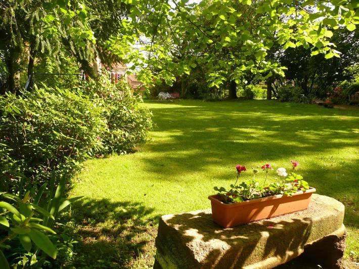 Chambre d’hôte pour 2 personnes, avec jardin et vue ainsi que terrasse et piscine dans Allier - 2