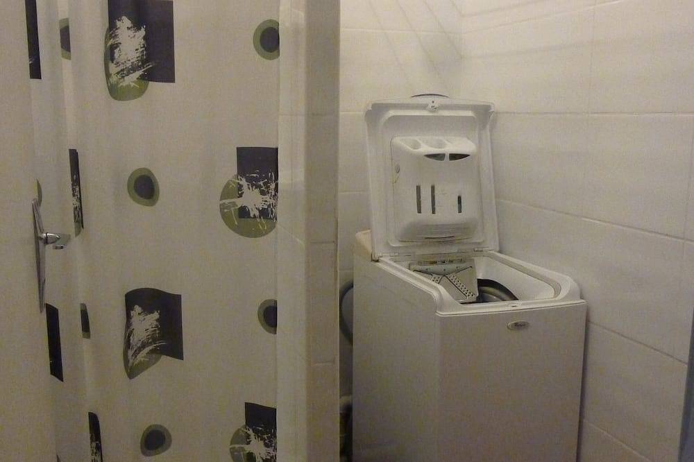 Entire apartment, Chambre en Colocation Villeurbanne Métro A in Villeurbanne, Rhône