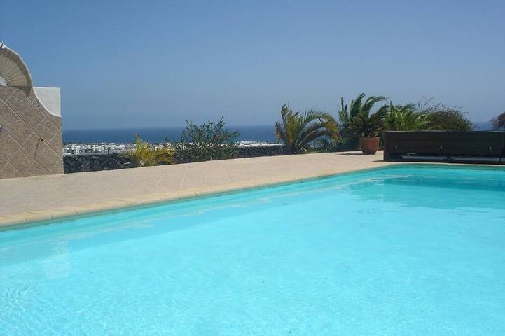 Finca für 7 Personen, mit Balkon und Whirlpool sowie Terrasse und Garten