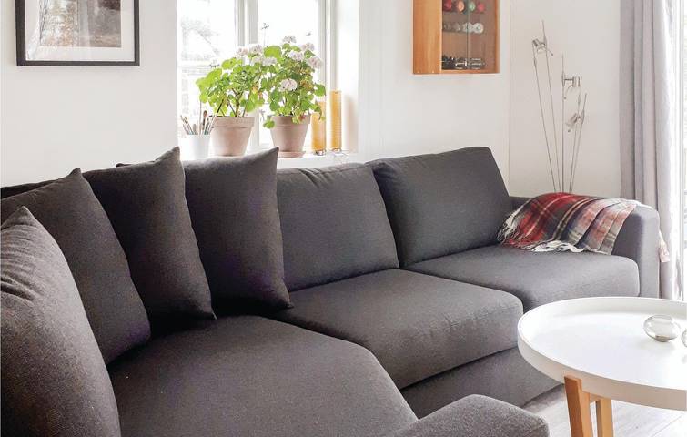 Hus för 4 Personer med terass in Starkeryd, Linnesjön