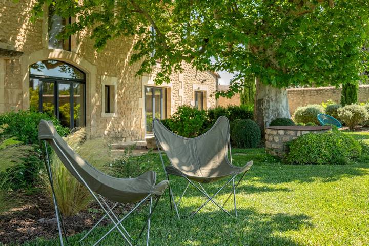Location de vacances pour 8 personnes, avec piscine et jardin à Eyragues - 2