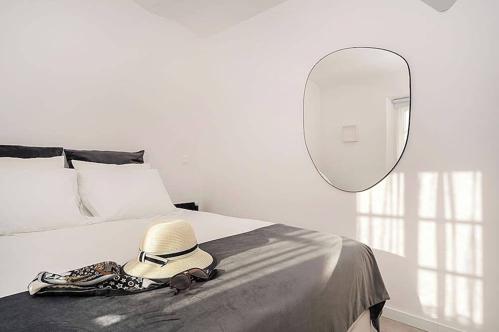 Apartamento inteiro, Stylish & Luminous, 2 Queen Size Beds, Historic Centre W/terrace in Évora, Distrito de Évora