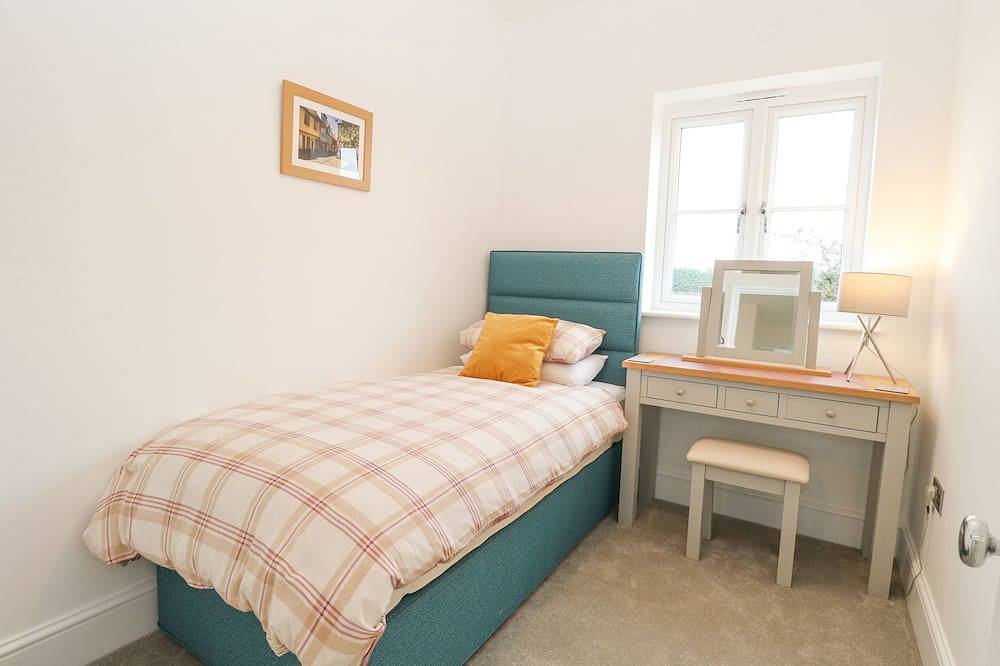 The Hollies, pet friendly, with a garden in Norwich in Norwich, Norfolk