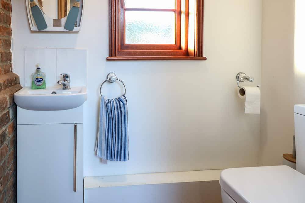 Lanthorn Cottage, pet friendly in Happisburgh, East Anglia in Happisburgh, Norfolk