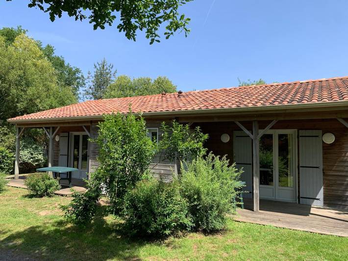 Location de vacances pour 6 personnes, avec Terrasse et Piscine à Moutiers-sous-Chantemerle