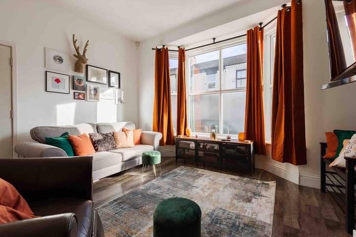 Holiday home for 10 people, with terrace and garden in Liverpool