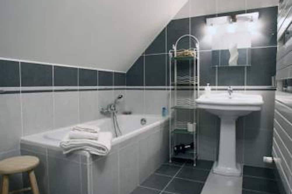 Belles maisons 12p: 6ch, 6 sdb, silence ,   Beauval, piscine : gite Orfeuiles in Thésée, Région de Romorantin-Lanthenay