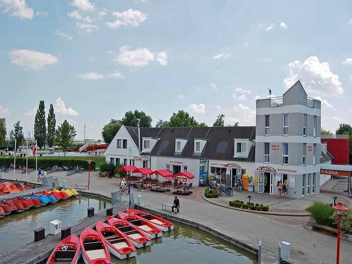 Hotel für 3 Personen, mit Terrasse und Garten sowie Pool und Seeblick im Burgenland - 2