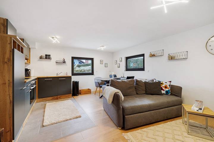 Geheel appartement, Vakantieappartement 'Vor dem Zoller' met privéterras en wifi in Boll, Hechingen