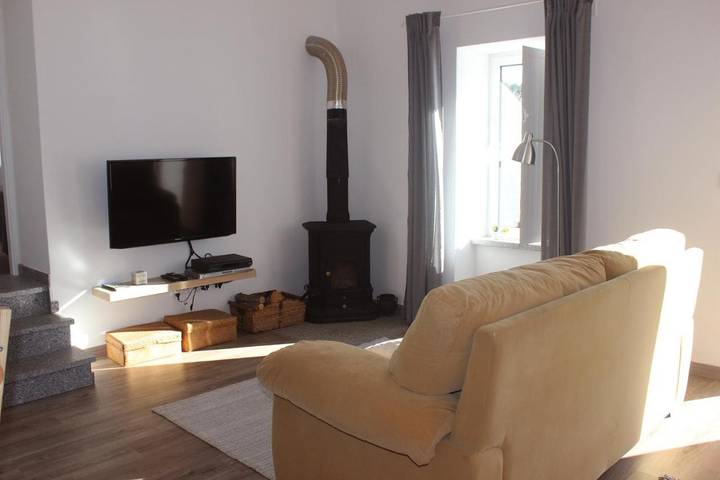 Location de vacances pour 5 personnes, avec vue ainsi que piscine et jardin, animaux acceptés à Vila de Rei - 3