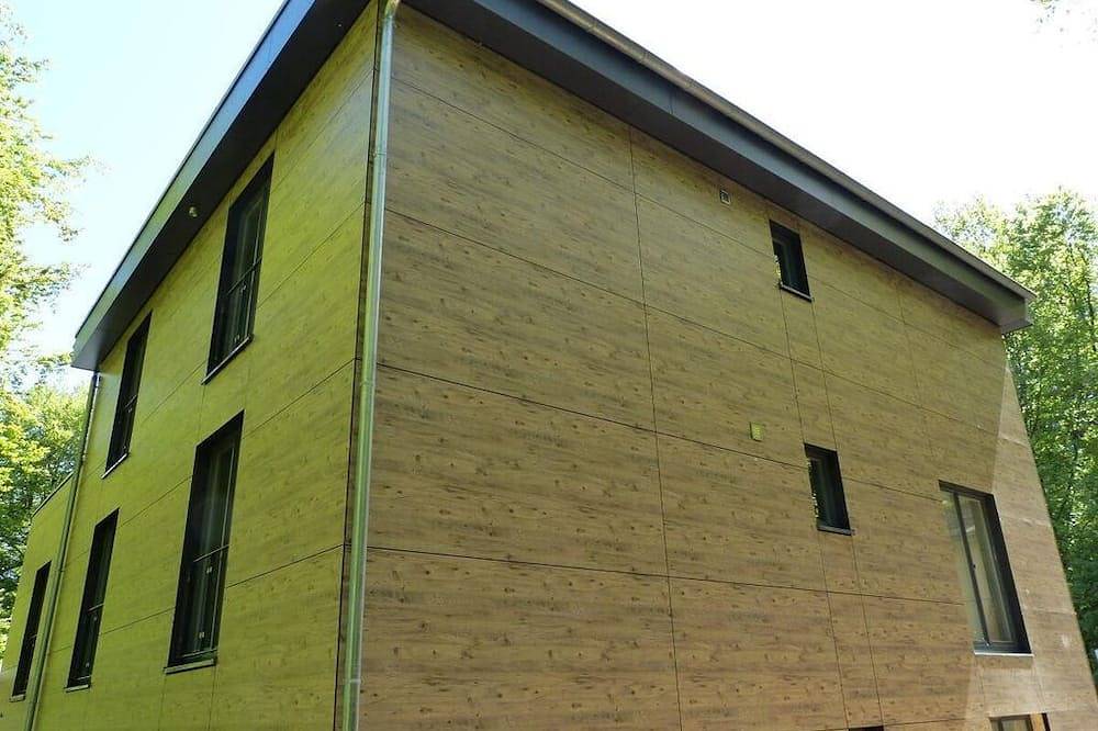 Ganze Wohnung, Tien Stuuv, 1. Og, 1 Schlafzimmer mit Badewanne - Übermsee in Ratzeburg, Ratzeburger See