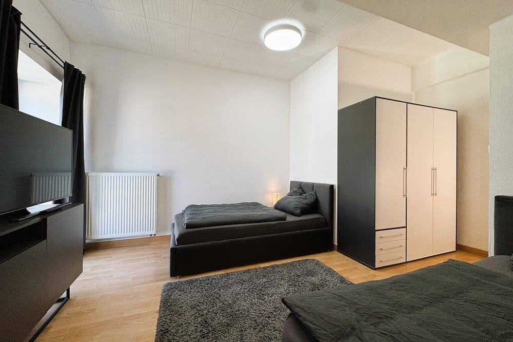 Ganze Wohnung, Zentrales Apartment Düsseldorf: 2 Betten, Aufzug, Wlan – Ideal für Messe & Hbf in Düsseldorf-Friedrichstadt, Düsseldorf