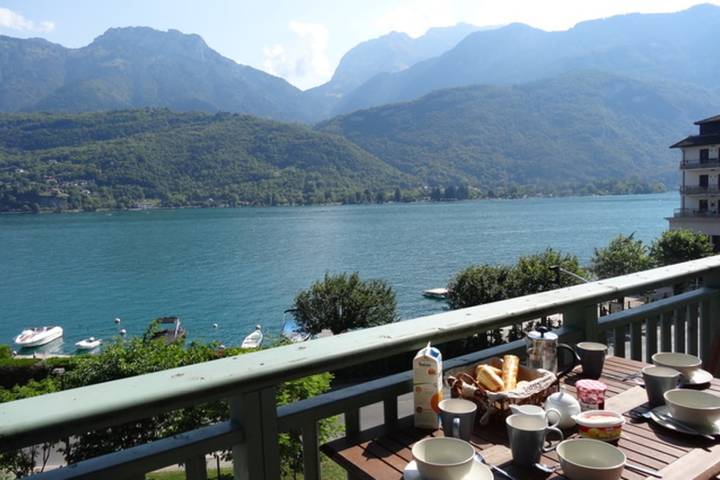 Location de vacances pour 2 personnes, avec Balcon et Vue sur le lac dans Bauges