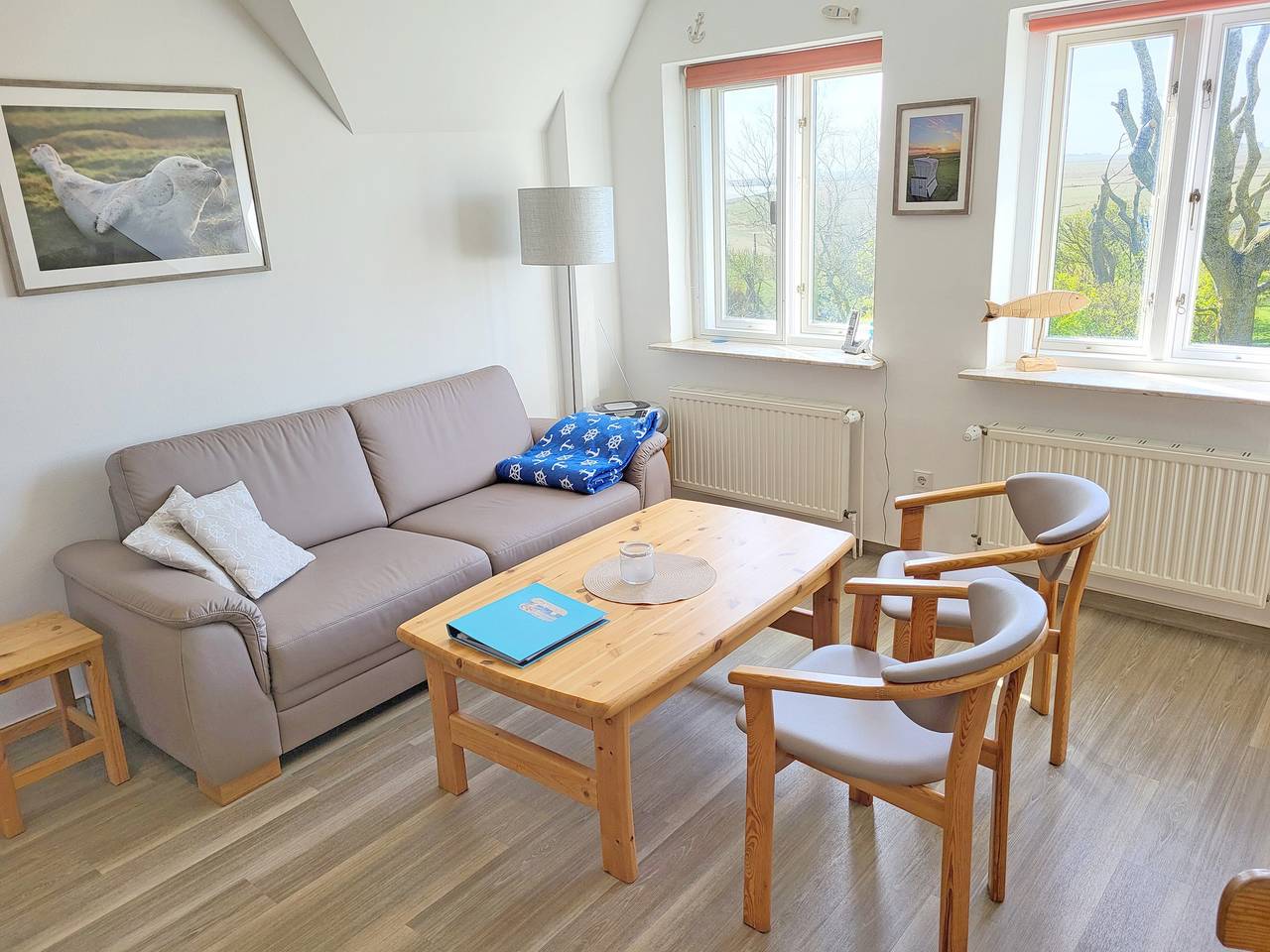 Ganze Wohnung, Ferienwohnung "Habel" mit Meerblick, Gemeinschaftsterrasse und Wlan in Langeneß, Halligen